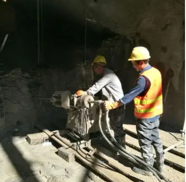 西藏水下抗分散灌浆料特点 水下不分散注浆料介绍